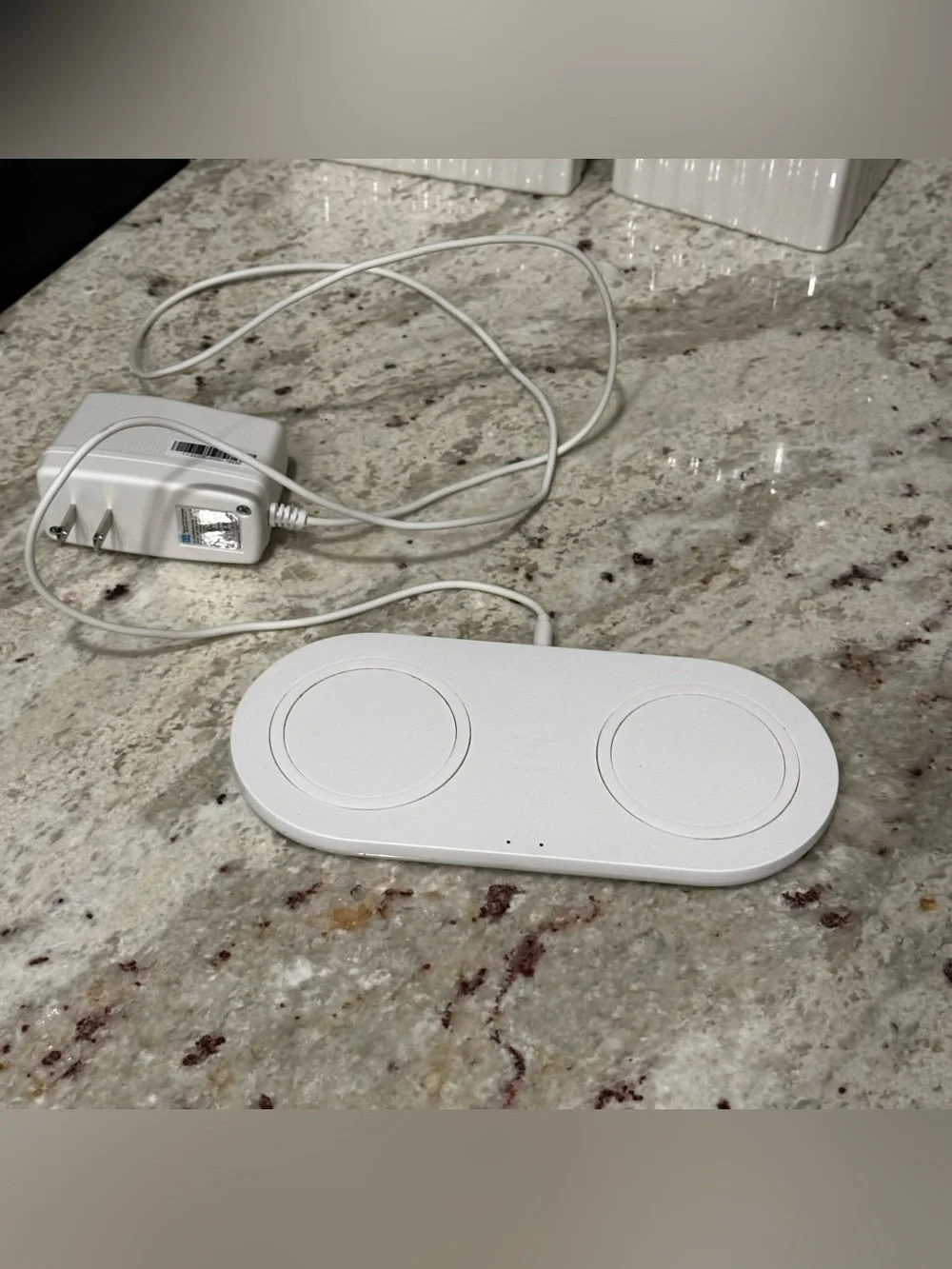 belkin White Dual Wireless Charging Pad